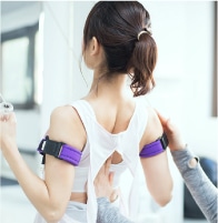 肩甲骨を正しい位置に戻すバストアップ整体